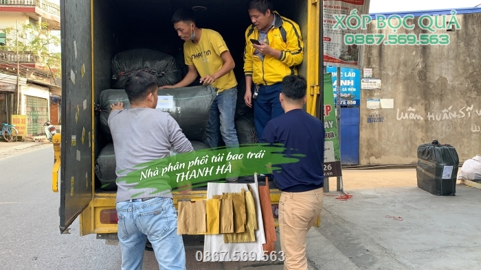 Cty giao hàng toàn quốc, khách nhận hàng và thanh toán tại nhà